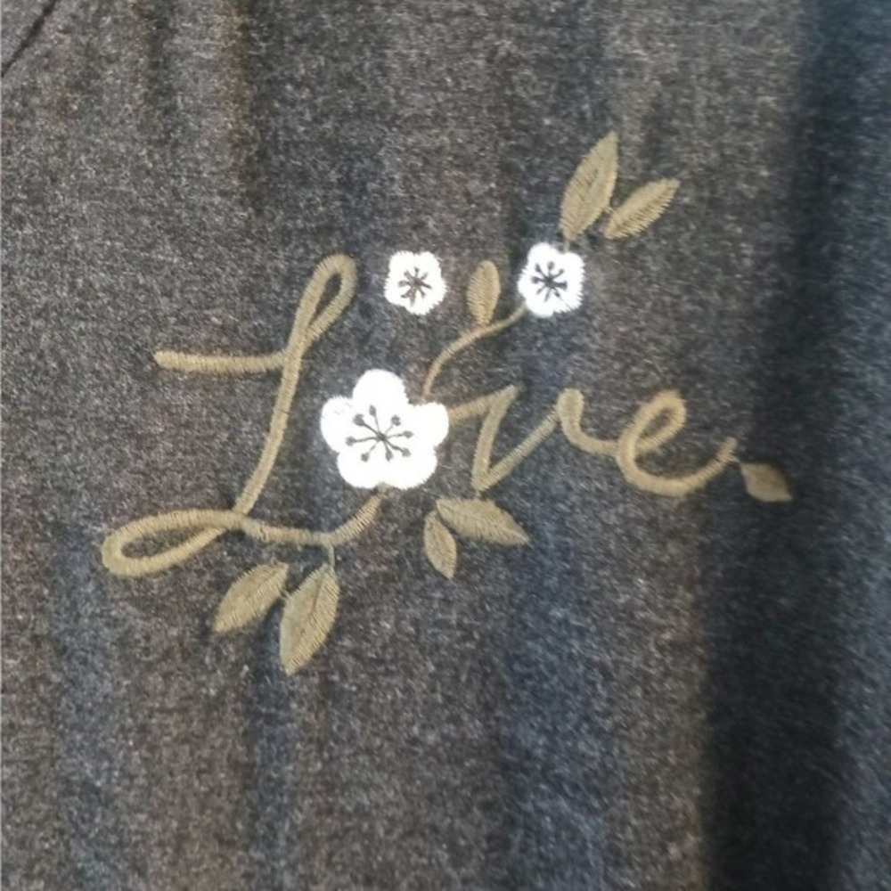 Life Is Good Supreme Blend Pullover Women XS Gray Embroidered Love Oversized - Picture 7 of 13